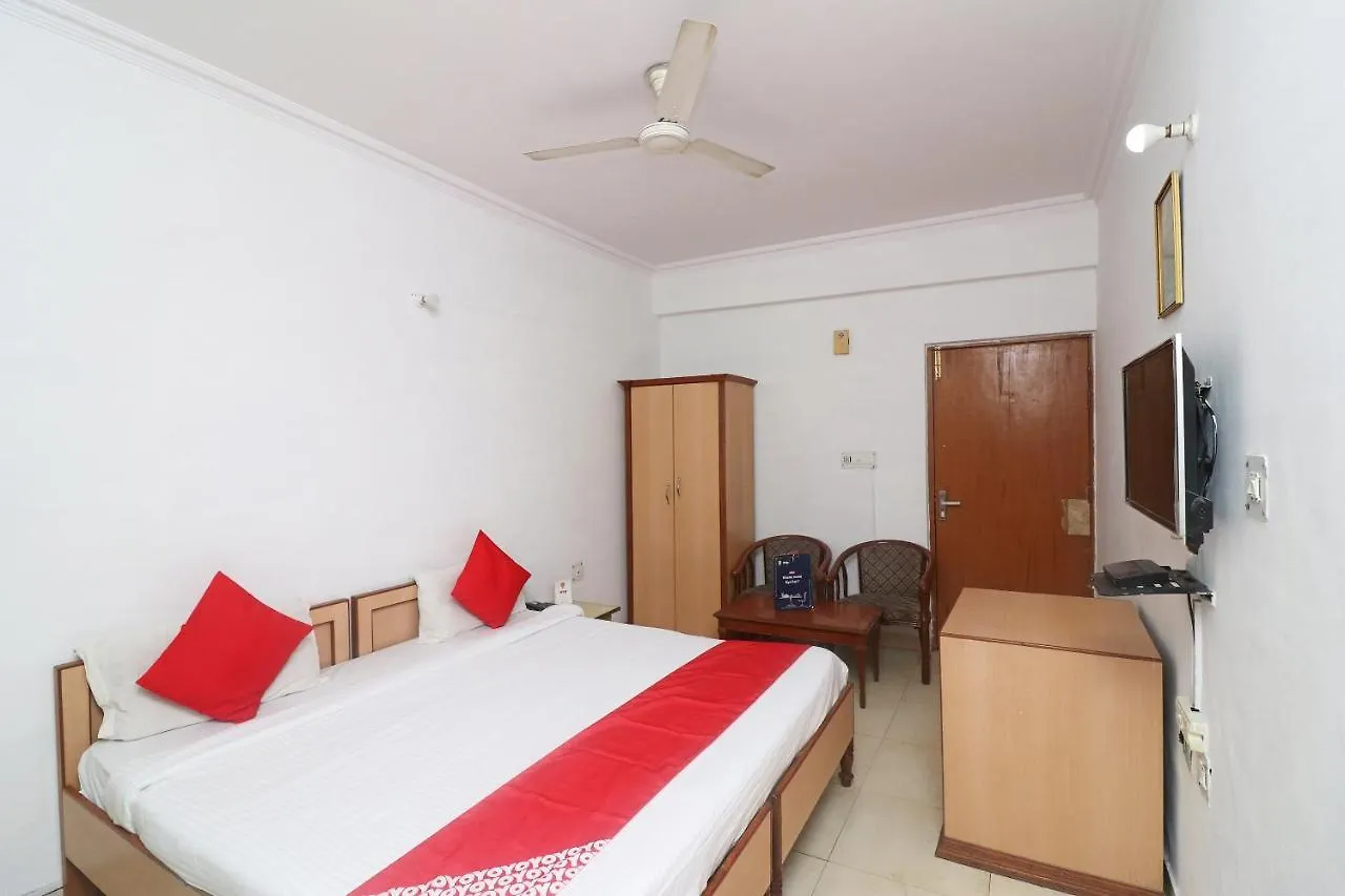 Oyo 24680 Hotel Devansh Belanganj 3*,  India